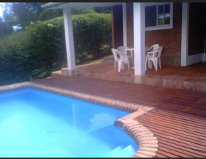 Casa con pileta y patio privado